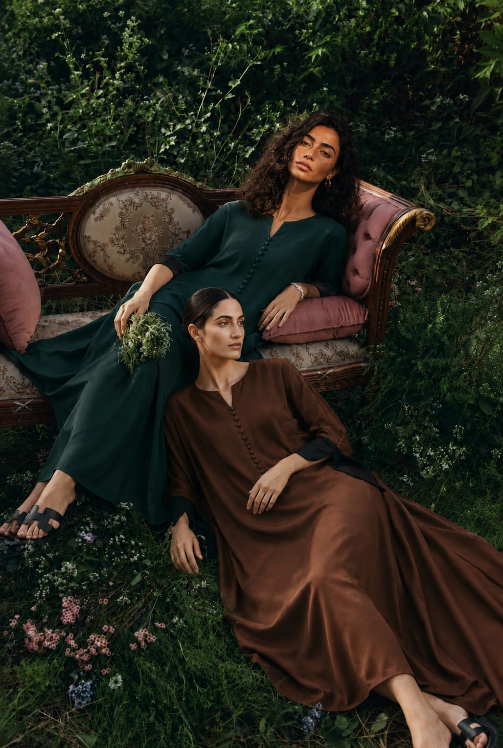 EDITION II
  
  Dressing for the quieter season. Rich textures, deeper tones and fluid layers.
  
    
      Explore